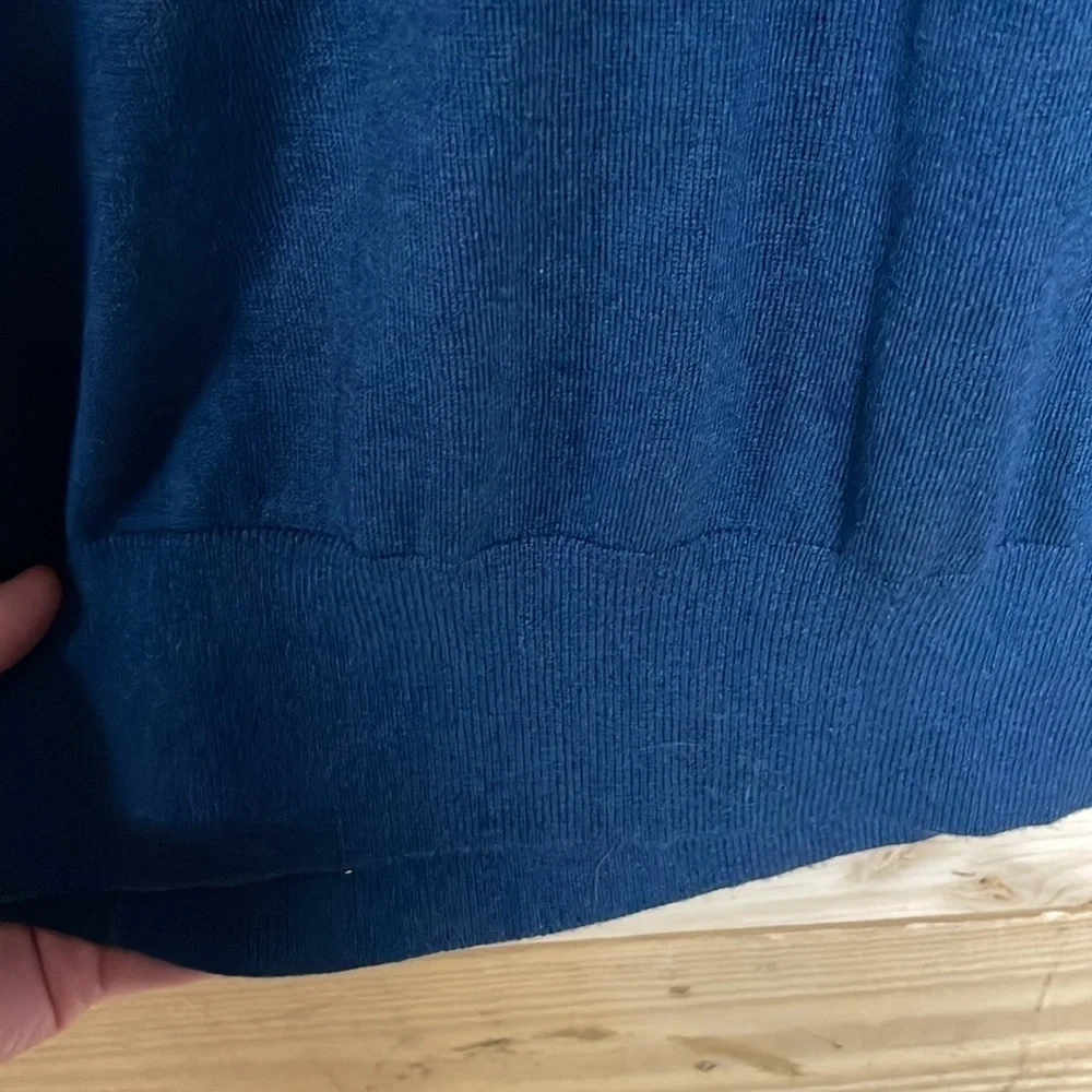 Banana Republic size large blue v-neck luxury blend sweater